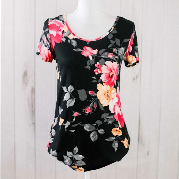 🎈The Florence Tunic- black floral open back top - Picture 3 of 8